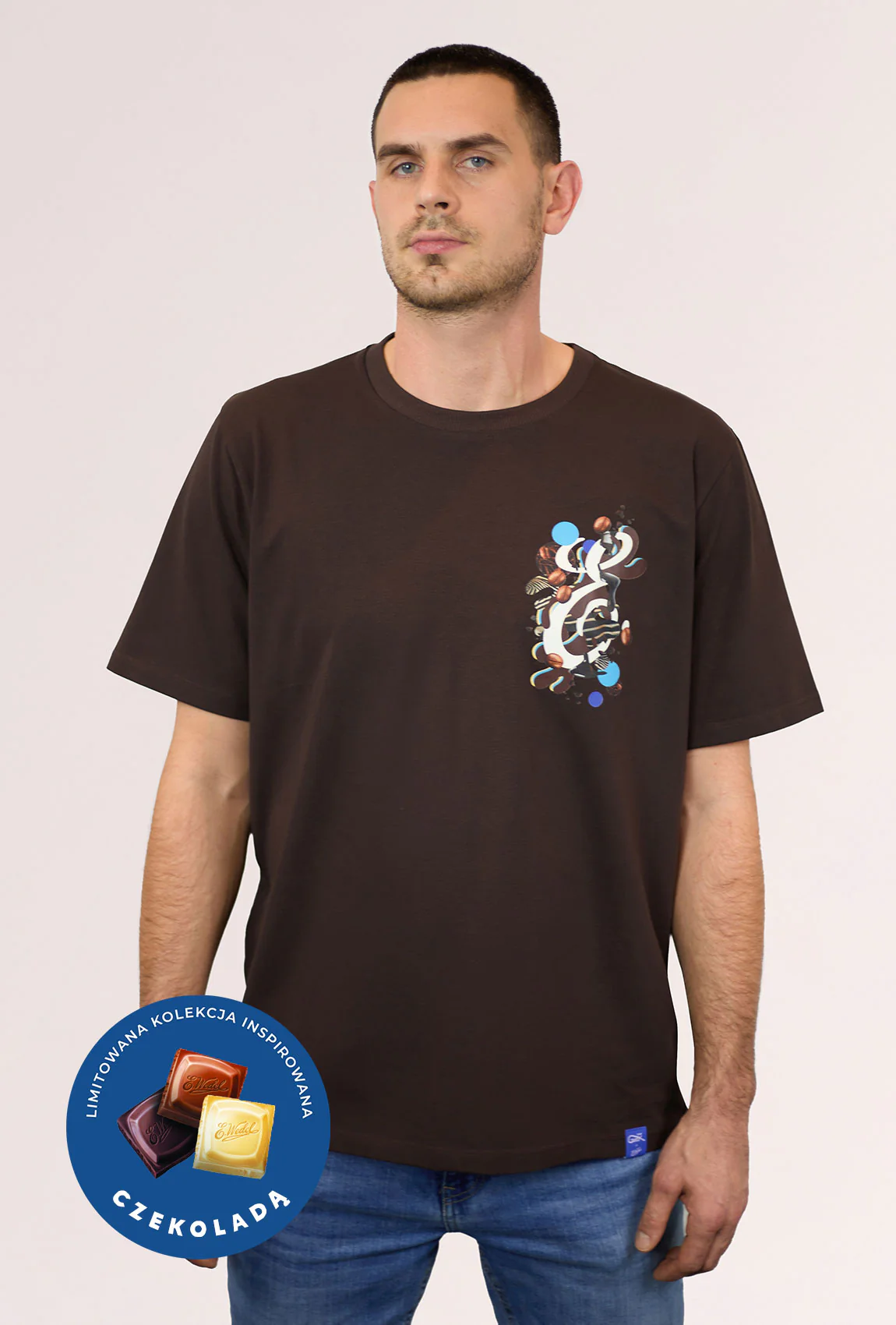 Czekoladowy t-shirt męski z limitowanej kolekcji – Gatta x Wedel